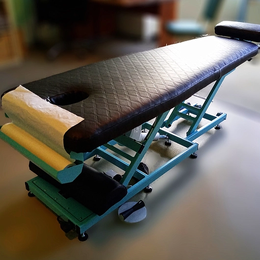 Image of a chiropractic bench